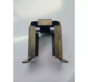 Корпус деревяного підшипника пальця шнека жатки MF/Sampo SR58241 Корпус деревяного підшипника пальця шнека жатки MF/Sampo SR58241