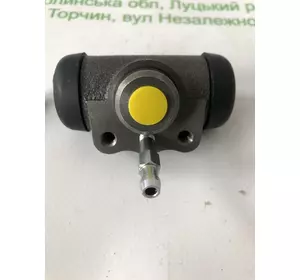 Робочий гальмівний циліндр гальмівної системи зернозбиральних комбайнів Massey Ferguson Робочий гальмівний циліндр гальмівної системи зернозбиральних комбайнів Massey Ferguson