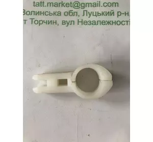 Пластикове кріплення труби мотовила пара John Deere Пластикове кріплення труби мотовила пара John Deere