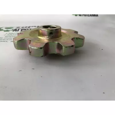 Зірочка 414462M1 транспортера Massey Ferguson, Z8